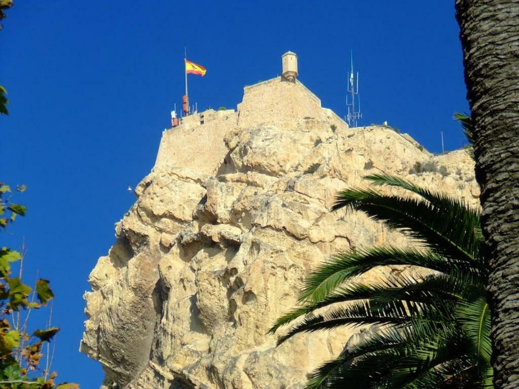 Apartamento En Albufereta Con Vistas Al Mar Apartment Alicante Exterior photo